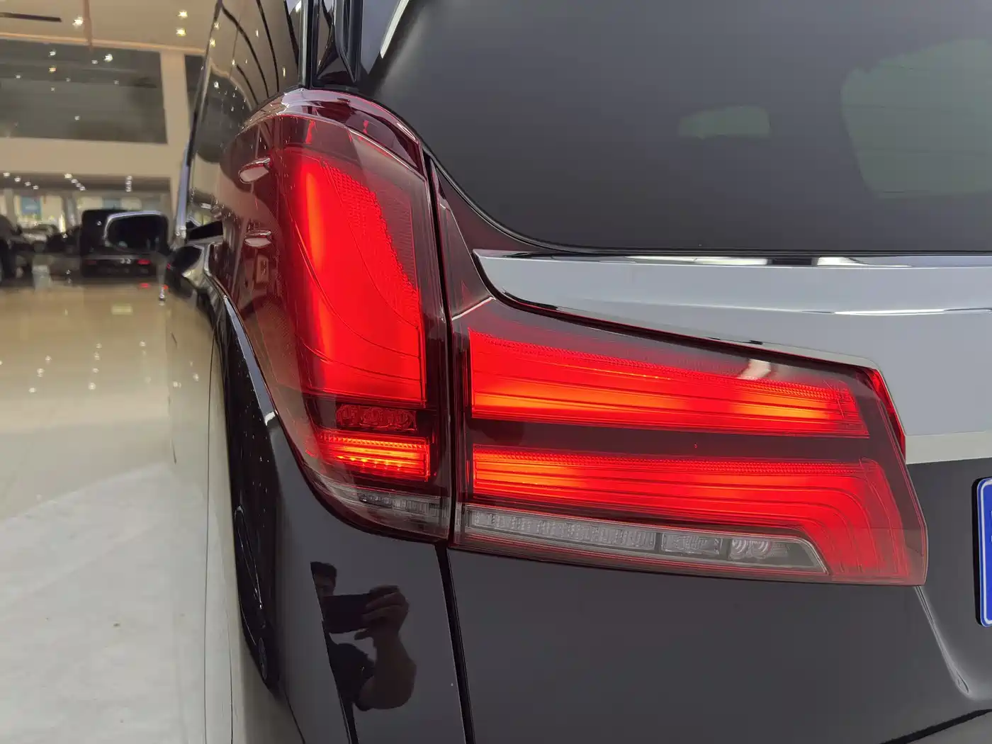 Toyota Alphard 2021 Hybrid 2.5L Premium фото 9