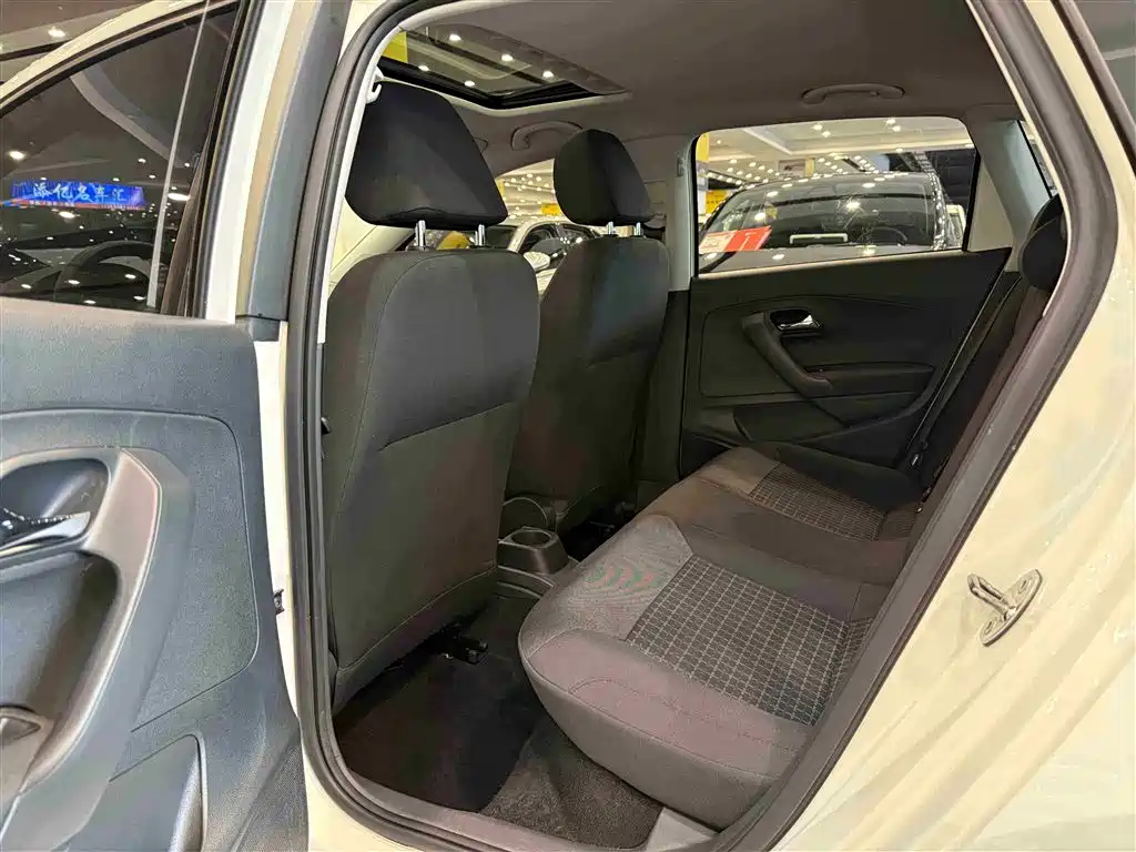 Volkswagen Polo 2018 1.5L Auto Comfort фото 5