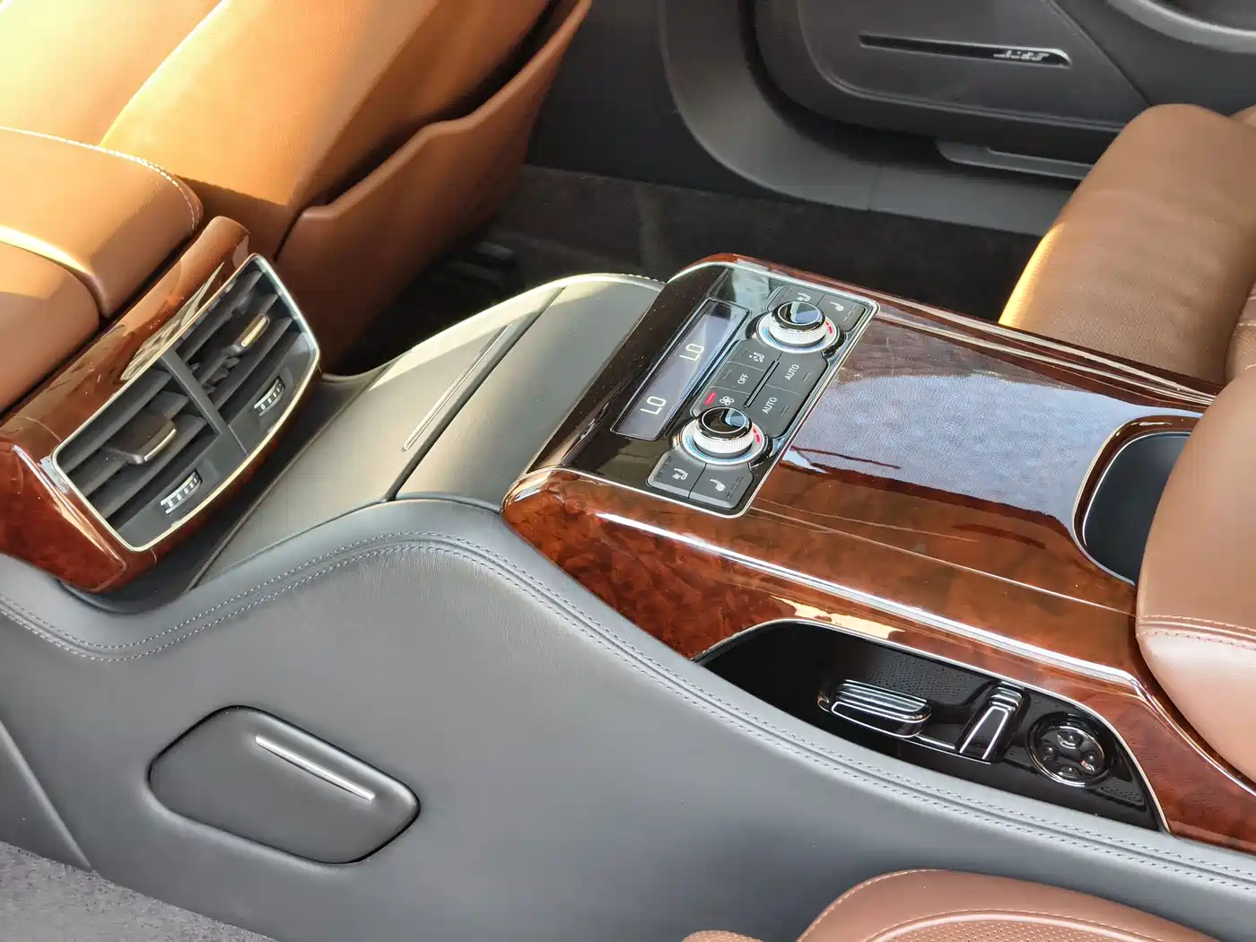 Audi A8 2012 A8L 50 TFSI quattro Luxury фото 8