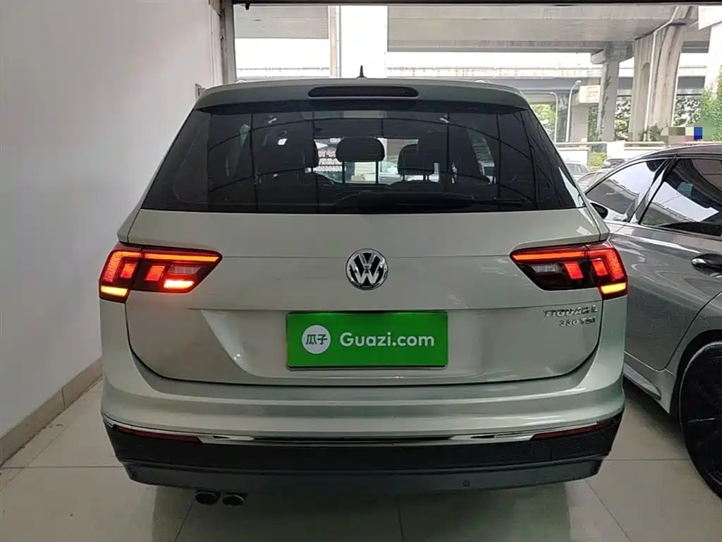 Volkswagen Tiguan L 2018 330TSI Automatic 2WD Luxury Edition фото 6