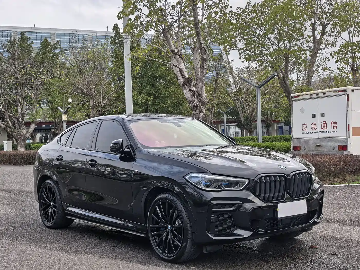 BMW X6 2022 Model Year Facelift II xDrive40i Exclusive M Sport Package фото 3