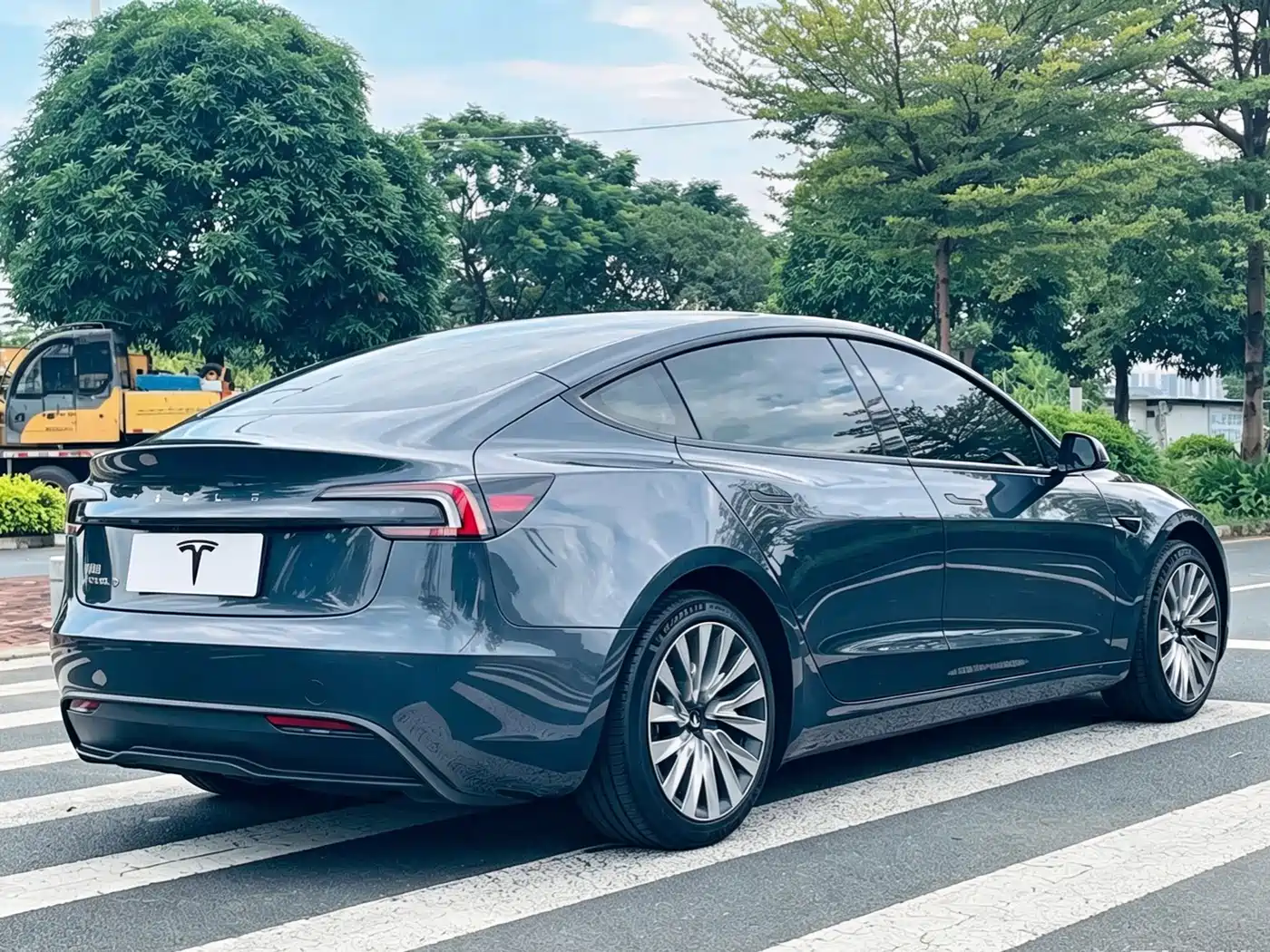 Фото 5 - Tesla Model 3
