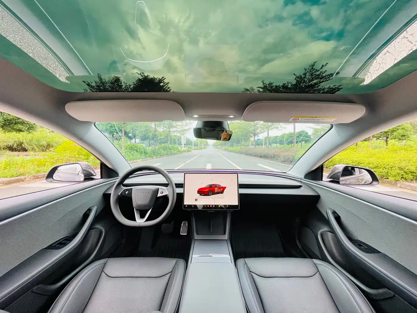 Фото 20 - Tesla Model 3