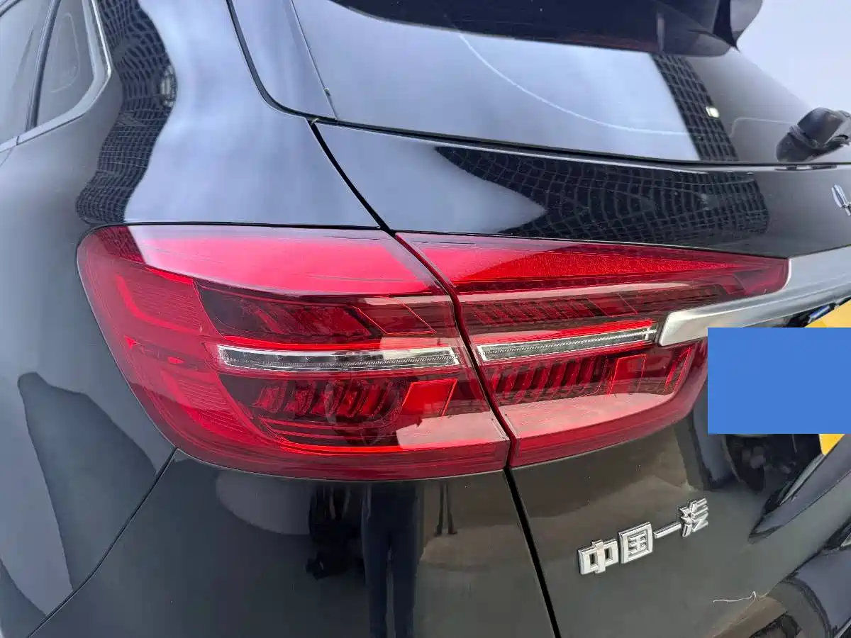 Hongqi HS5 2022 Facelift 2.0T Smart Flag Enjoyment Edition фото 8