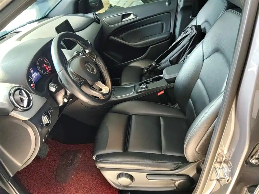 Mercedes-Benz B-Class 2018 B 200 Sport фото 15