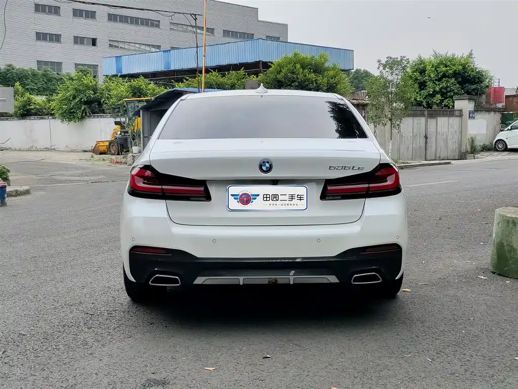 BMW 5 Series New Energy 2022 535Le M Sport Package фото 5