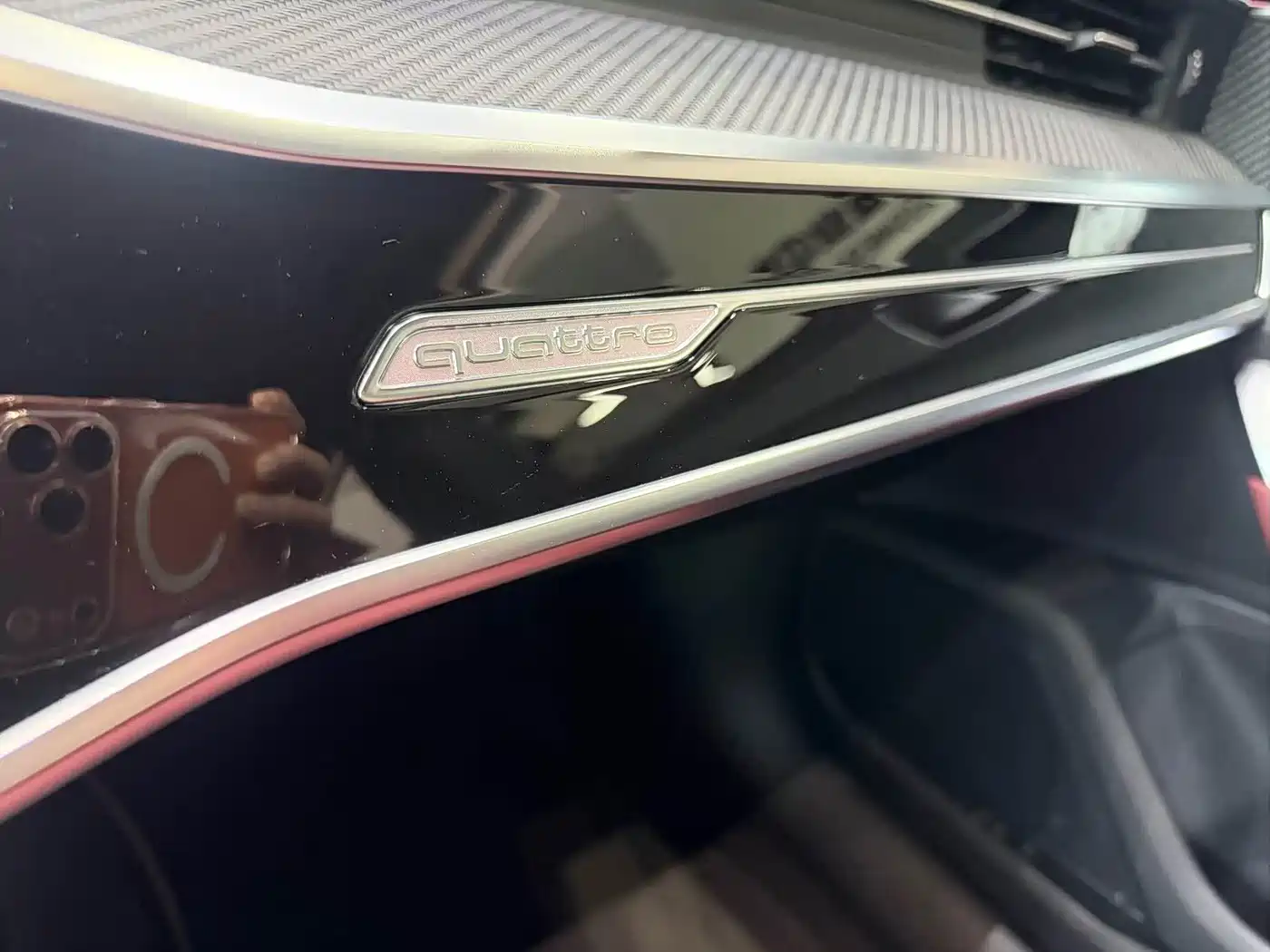 Audi A7L 2024 45 TFSI quattro S-line Black Warrior Edition фото 10