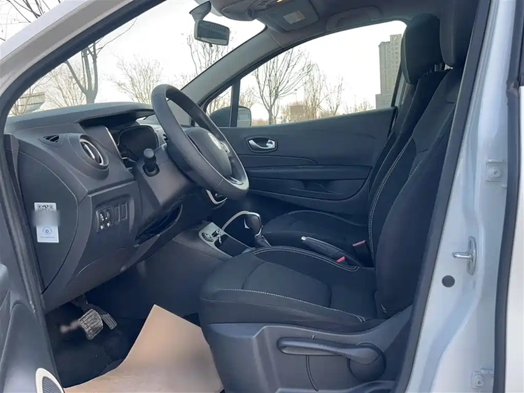 Renault Captur 2019 2018 TCe190 Urban Style