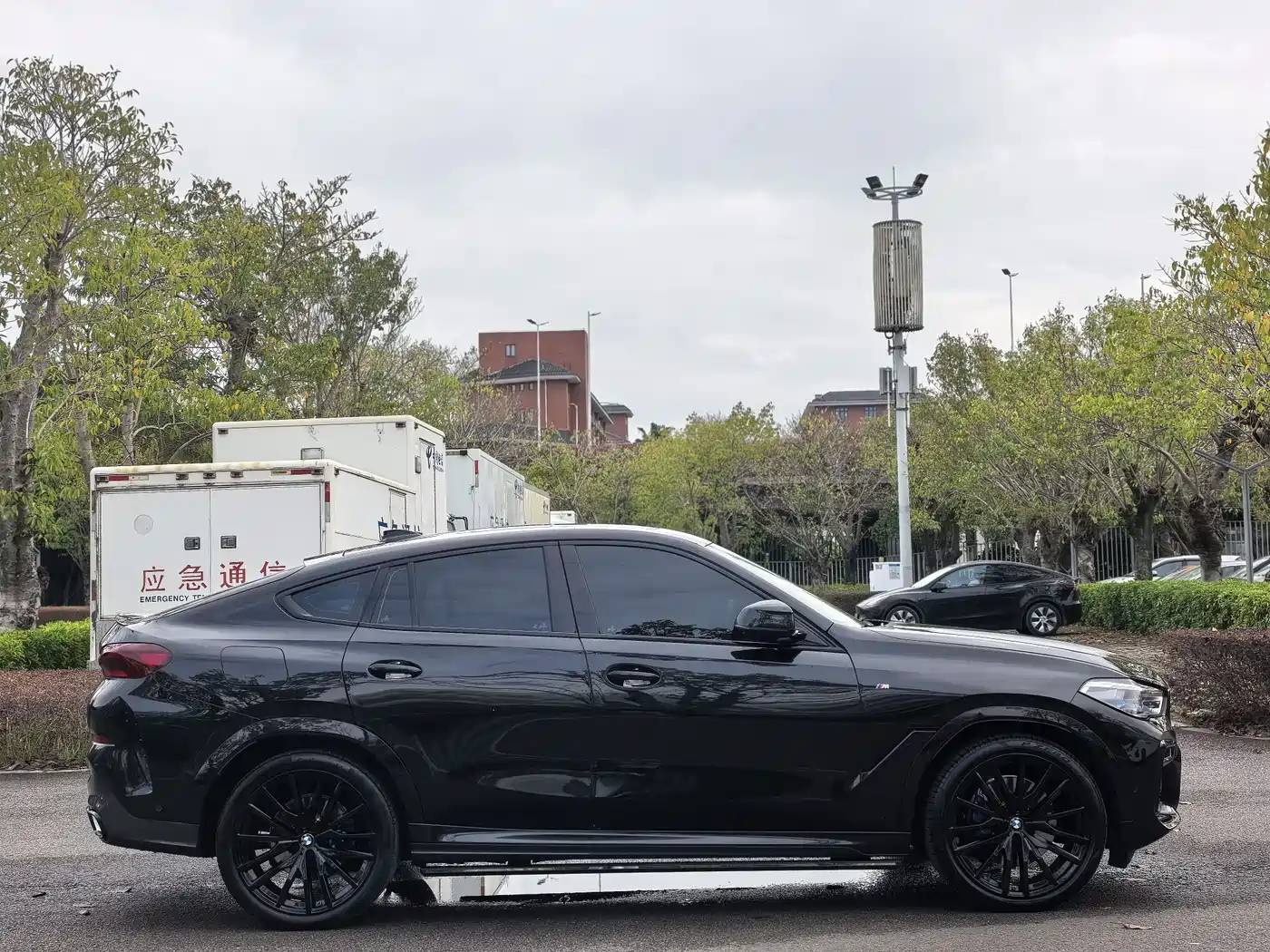 BMW X6 2022 Model Year Facelift II xDrive40i Exclusive M Sport Package фото 4