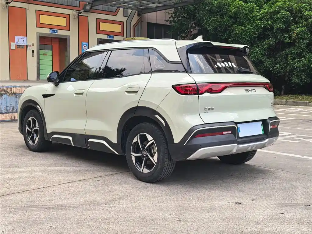 BYD Yuan UP 2024 401KM Surpass Edition фото 16