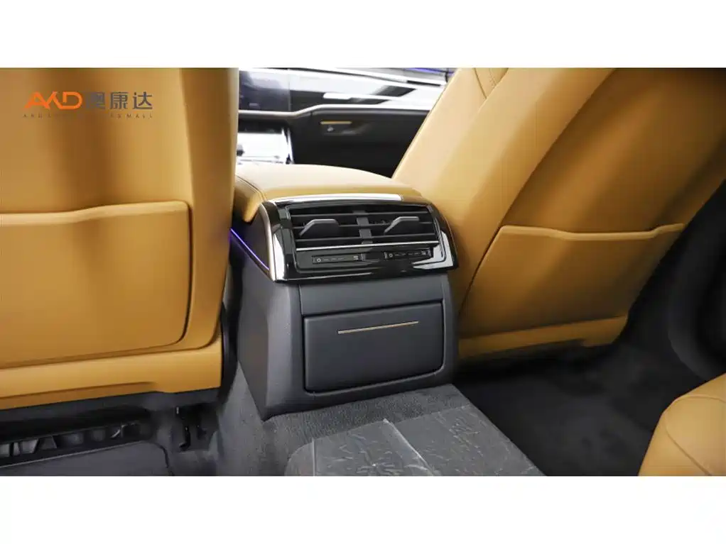 Audi A8 2024 Model A8L 45 TFSI quattro Luxury фото 9