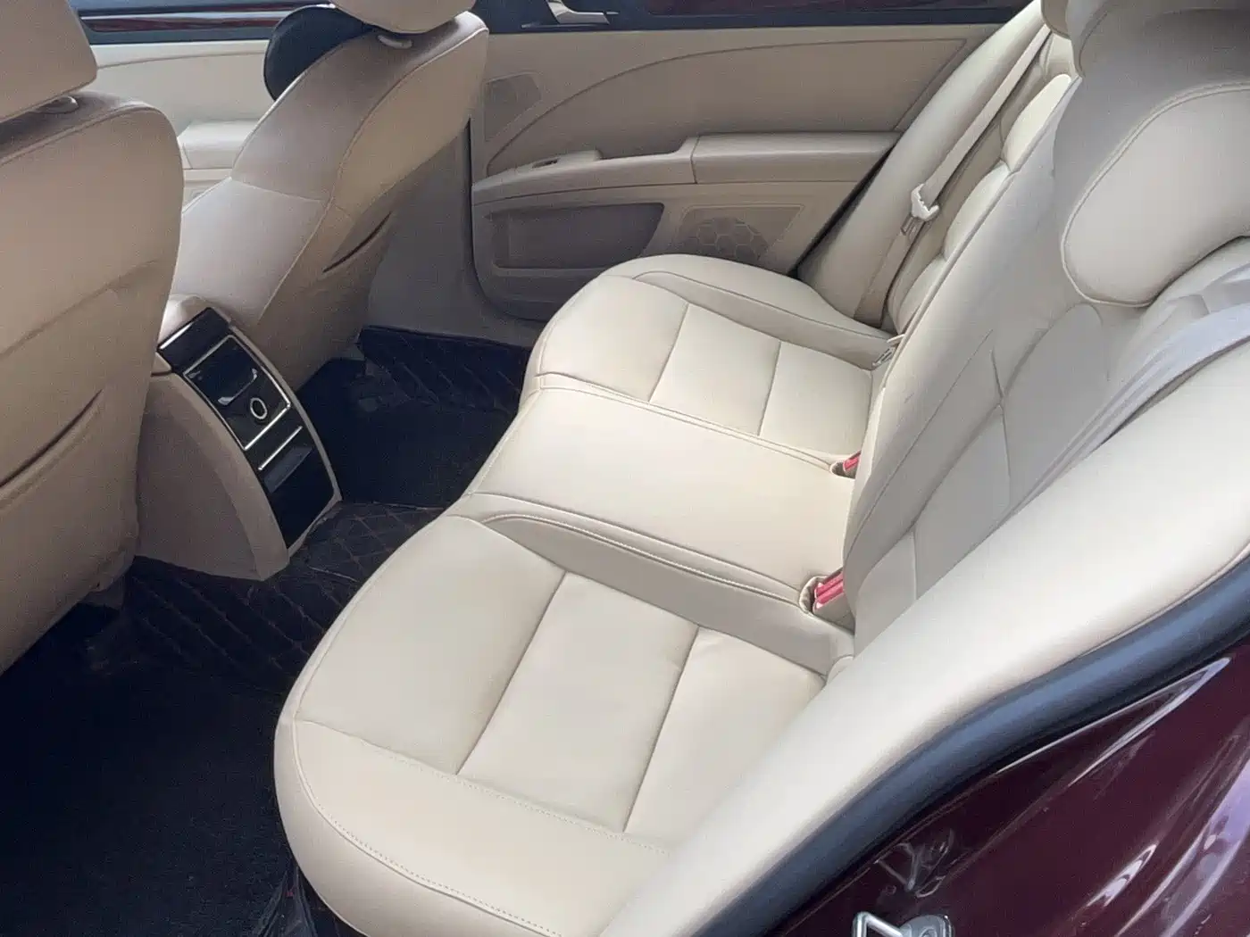 Škoda Superb 2010 1.4TSI DSG Grace Edition фото 9