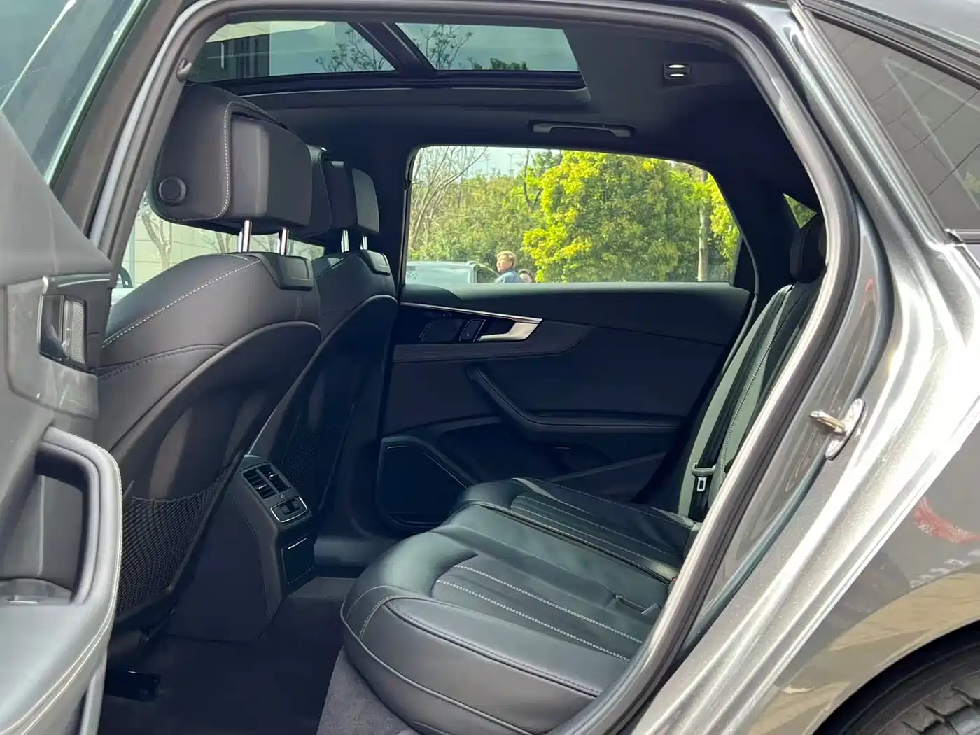 Audi A4L 2023 40 TFSI Luxury Sport фото 10