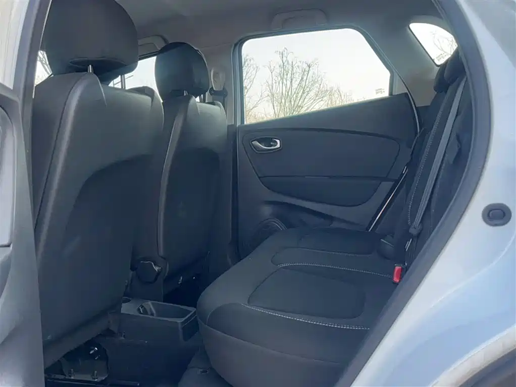Renault Captur 2019 2018 TCe190 Urban Style