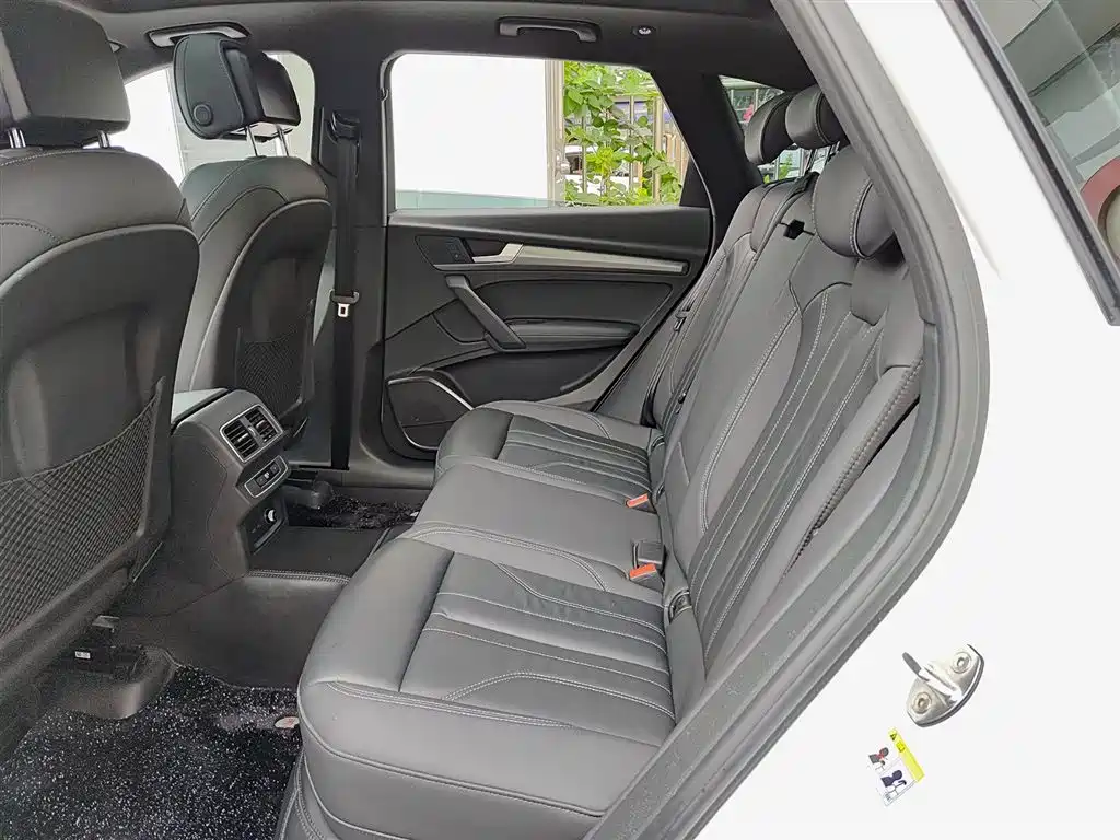 Audi Q5L 2023 40T Luxury Dynamic фото 8