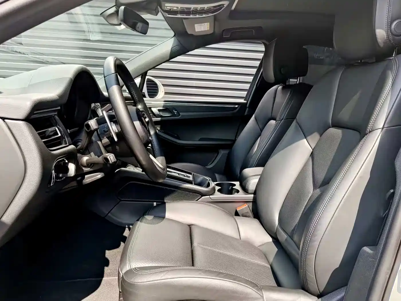 Porsche Macan 2022 Macan 2.0T фото 12