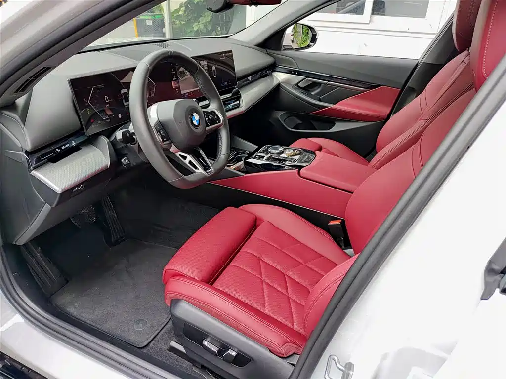 BMW 5 Series (Import) 2024 Model 525i M Sport Package фото 7