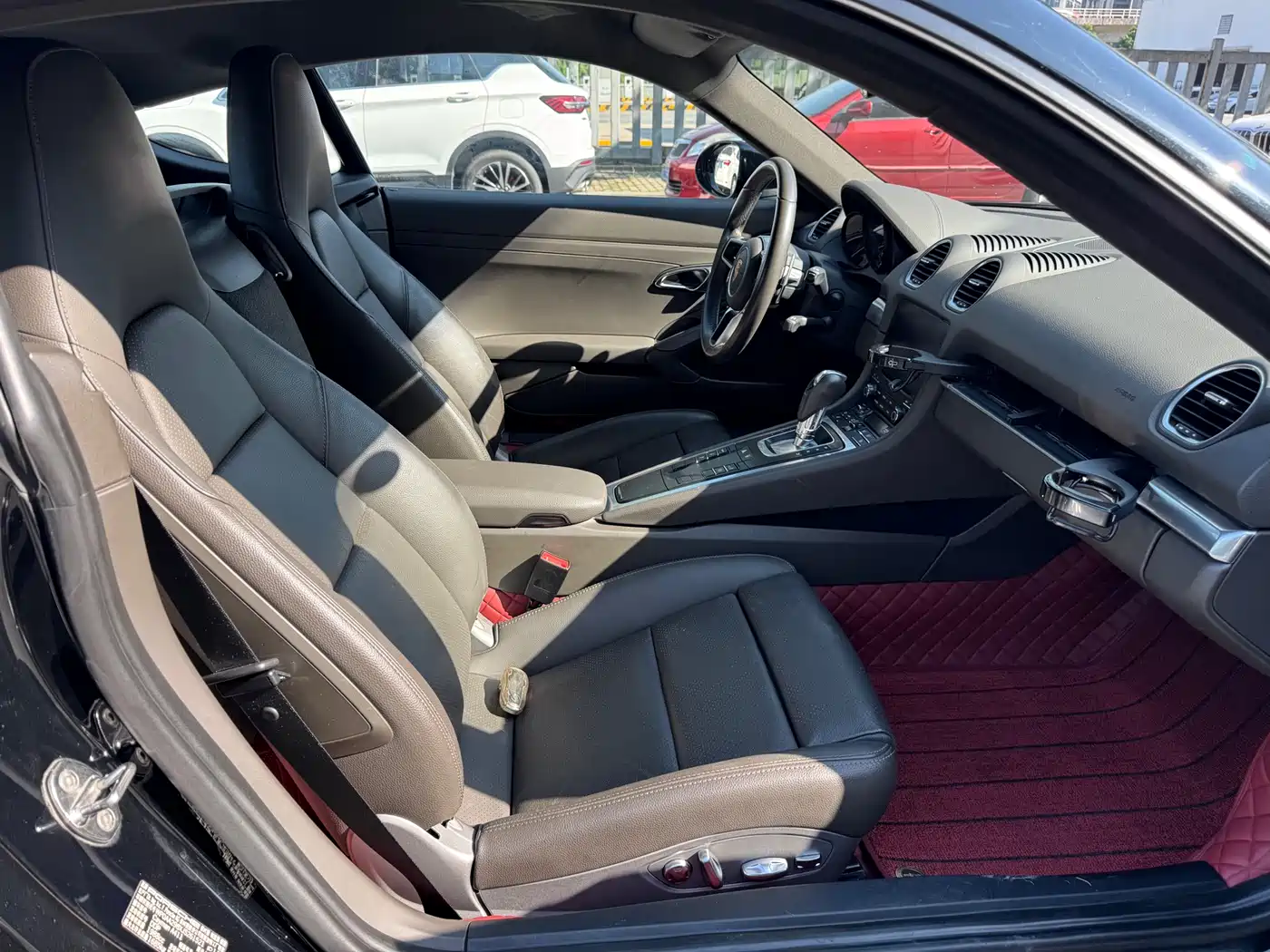 Porsche 718 2018 Cayman 2.0T фото 12