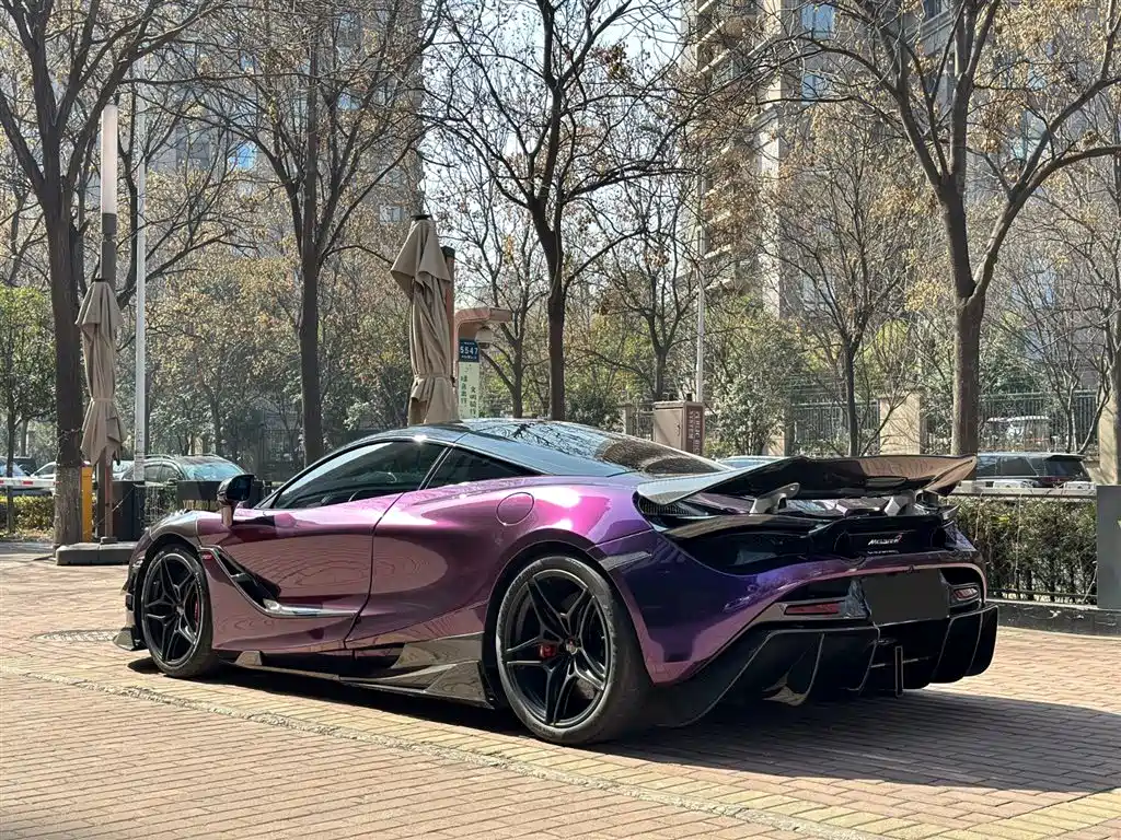 Photo 2 - McLaren 720S