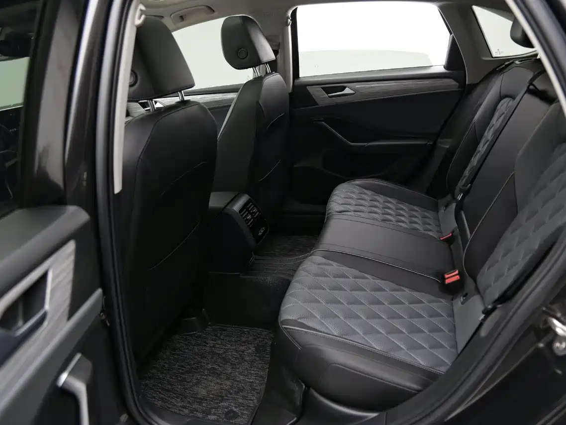 Volkswagen Sagitar 2023 Model Year 280TSI DSG Surpass Edition фото 8