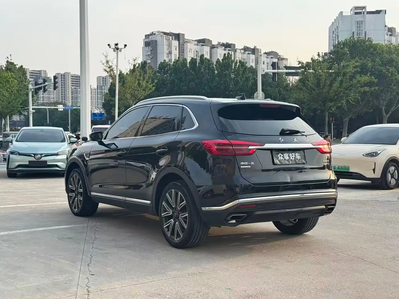 Hongqi HS5 2022 Facelift 2.0T Smart Flag Enjoyment AWD Edition фото 7