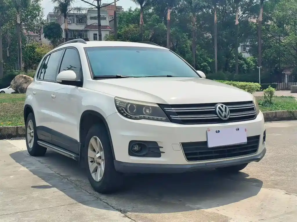 Volkswagen Tiguan 2010 1.8TSI Automatic 2WD Urban фото 3