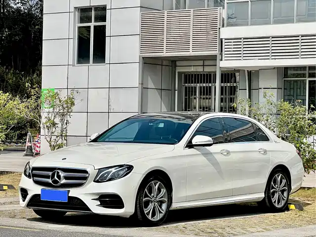 MERCEDES-BENZ E CLASS