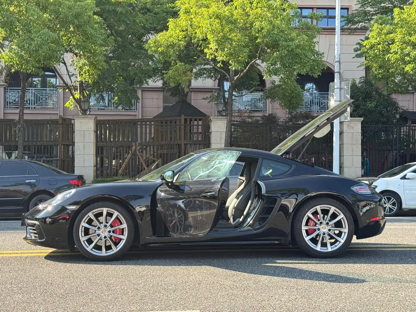 Porsche 718 2018 Cayman 2.0T фото 14