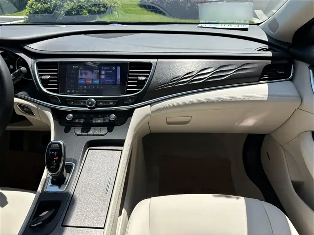 Buick LaCrosse 2022 Avenir First Edition фото 2