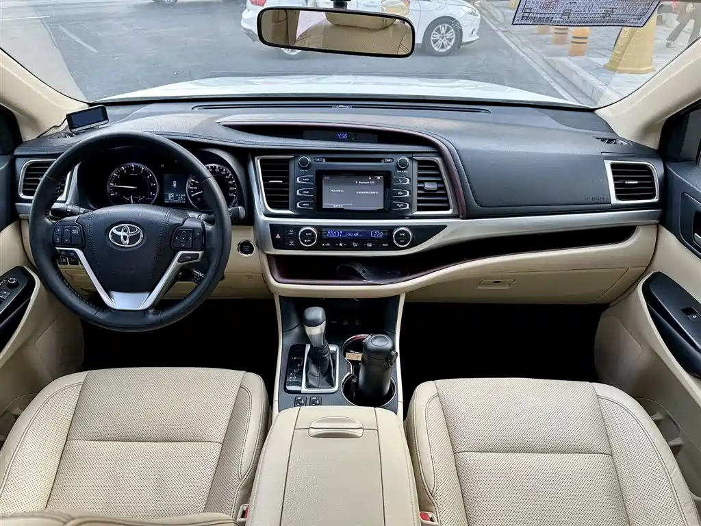 Toyota Highlander 2015 2.0T AWD Luxury Edition 7-seater фото 8