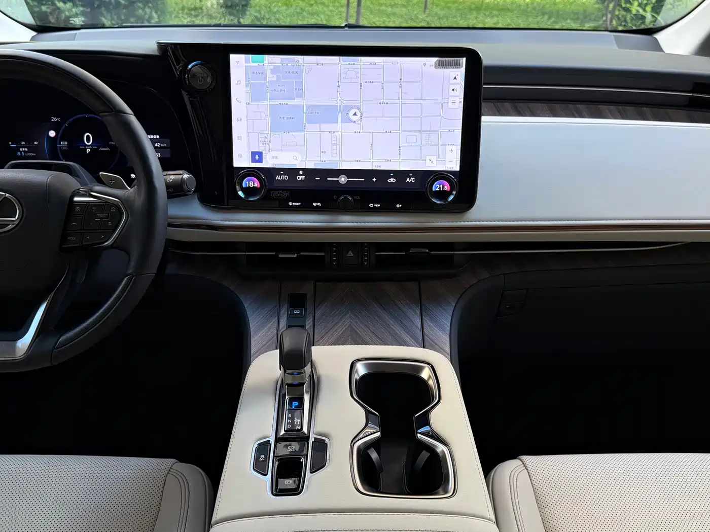 Lexus LM 2025 Model 500h Four-Seater Imperial Edition фото 13