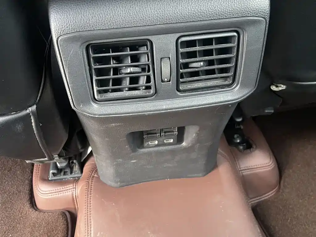 Toyota RAV4 Rongfang 2022 Hybrid 2.5L E-CVT 2WD Elite Edition фото 12