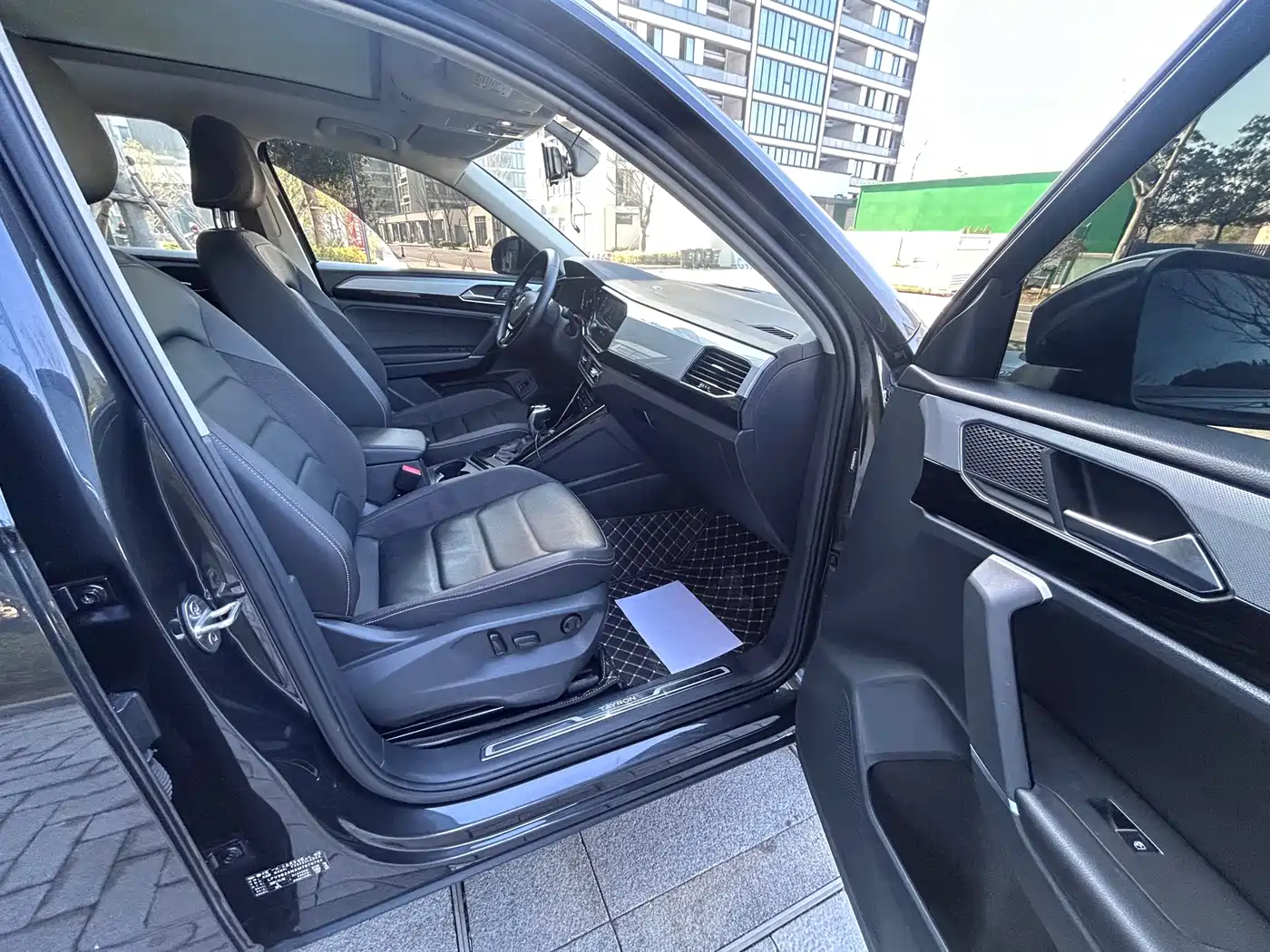 Volkswagen Tayron 2021 330TSI 2WD 3rd Anniversary Limited Edition фото 13