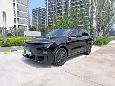 Li Auto L8