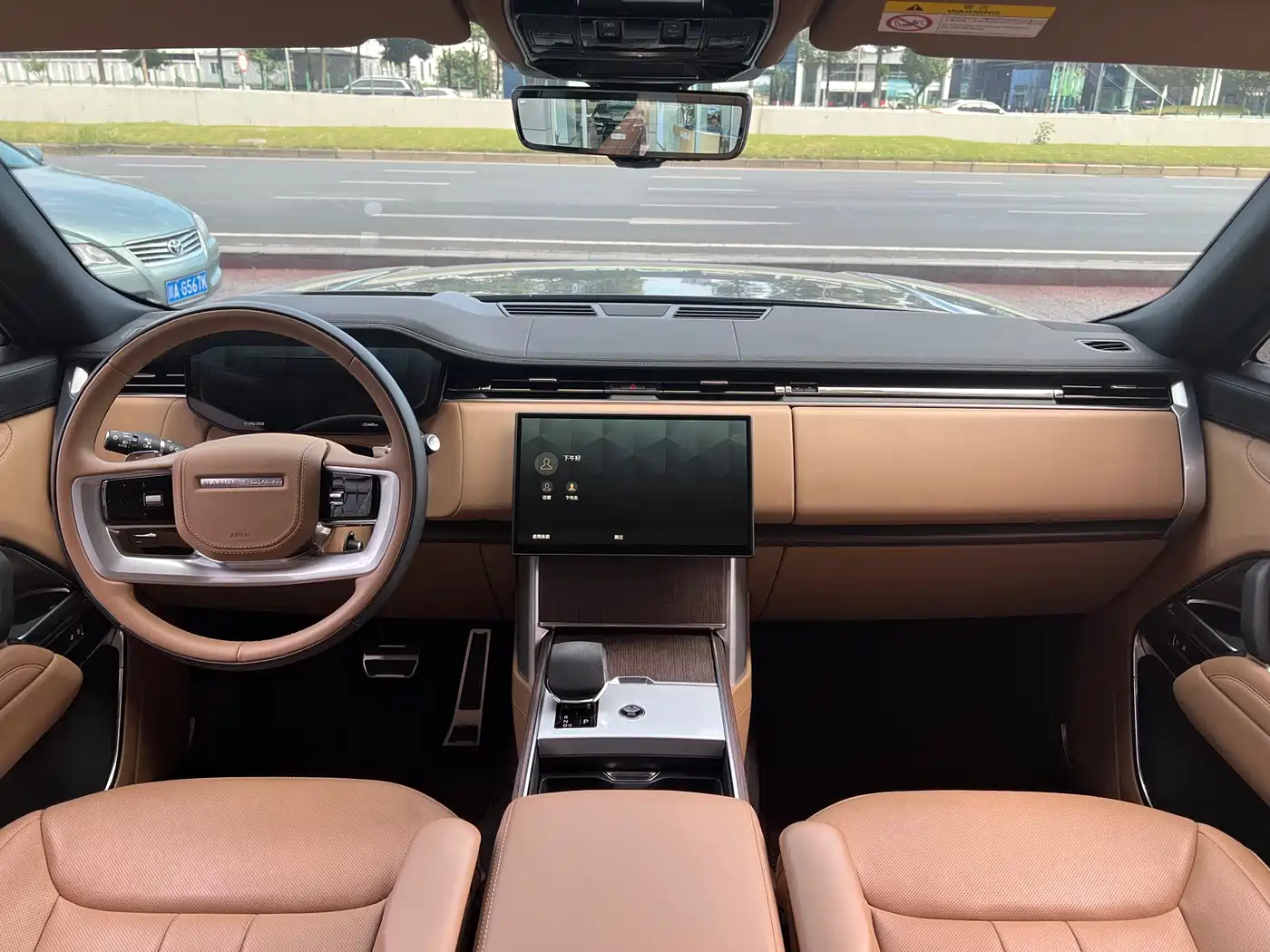 Land Rover Range Rover 2025 3.0 L6 400PS Genesis Extended Wheelbase фото 10