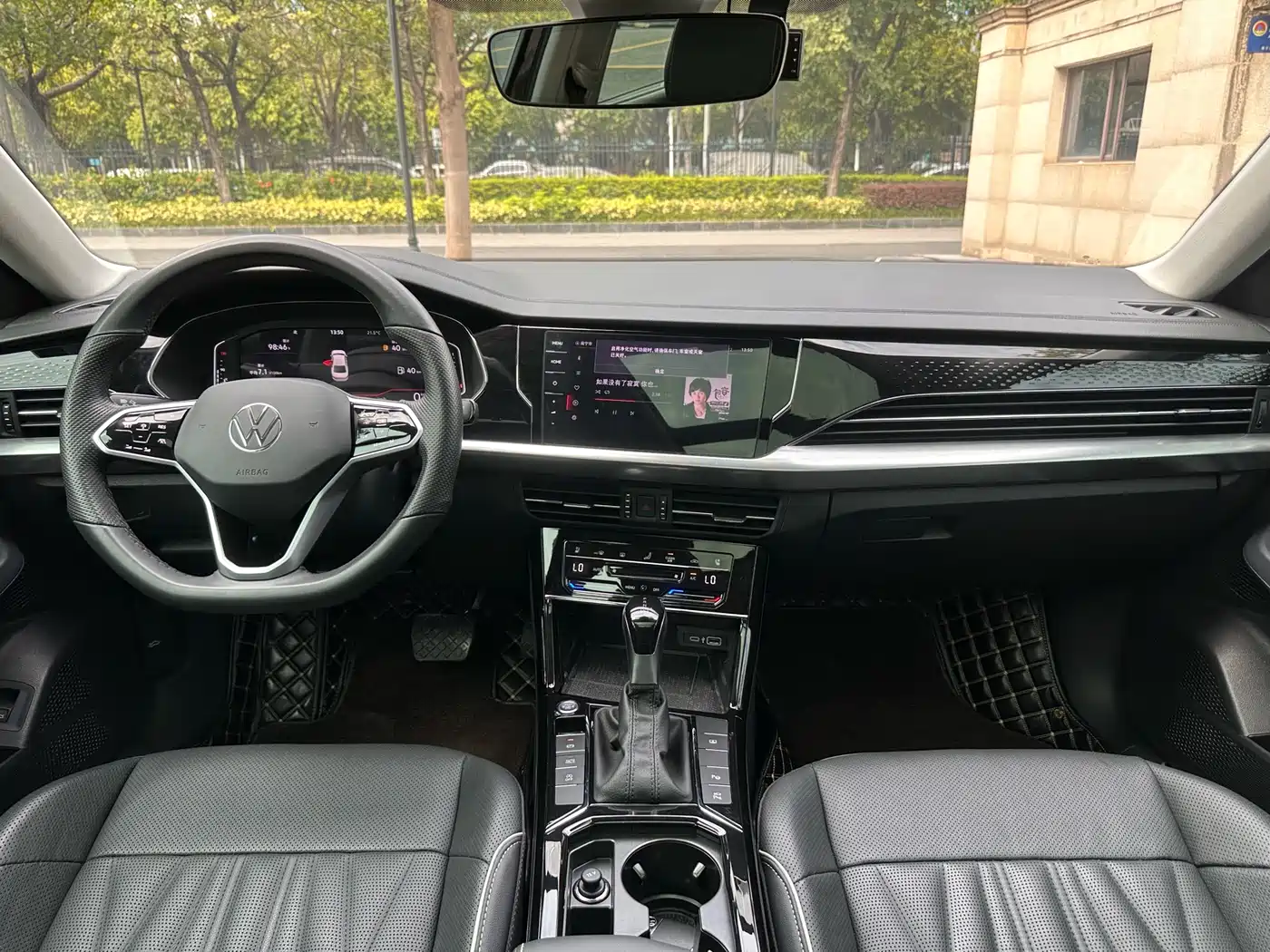 Volkswagen Passat 2023 330TSI Premium Edition фото 22