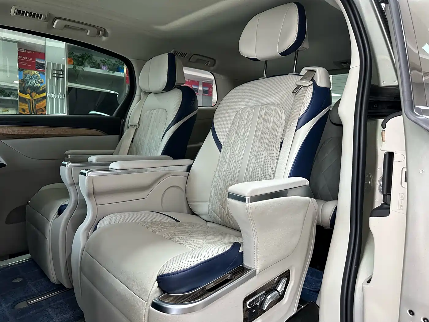 Buick GL8 2017 ES 28T Comfort Type China V фото 15