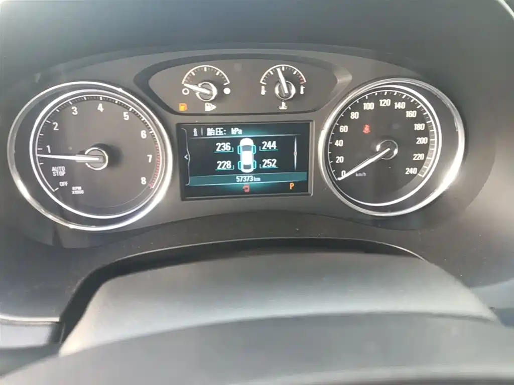 Buick LaCrosse 2018 Model 20T Elite Edition фото 19