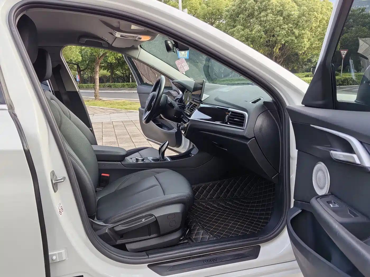 BMW 1 Series 2021 120i M Sport фото 11