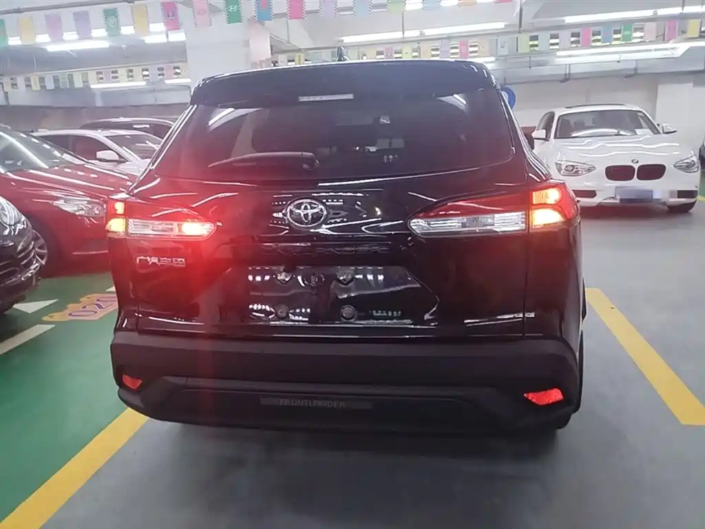 Toyota Frontlander 2022 2.0L CVT Elite фото 6