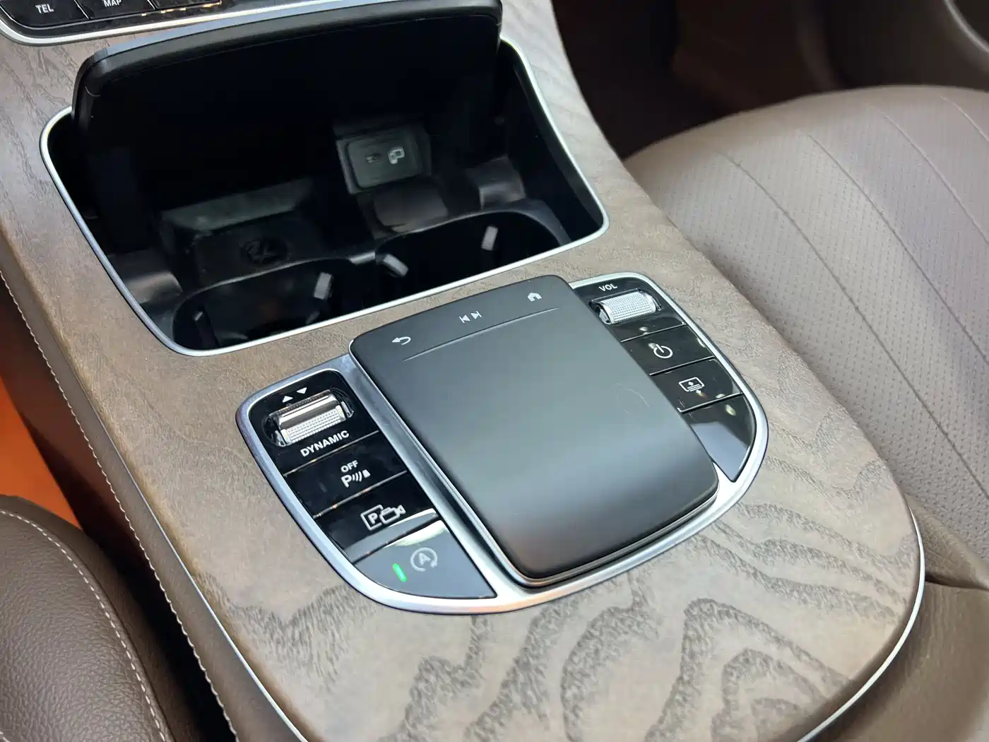 Mercedes-Benz E-Class 2022 Second Facelift E 300 L Luxury фото 20