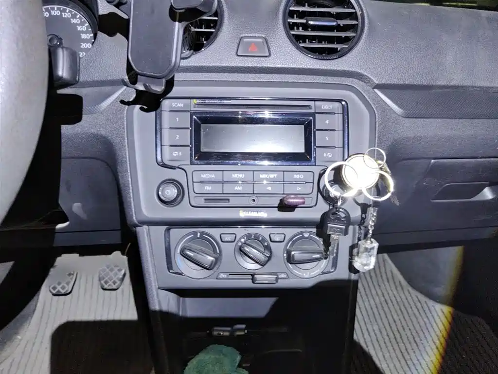 Volkswagen Jetta 2015 Value Edition 1.6L Manual Fashion фото 6