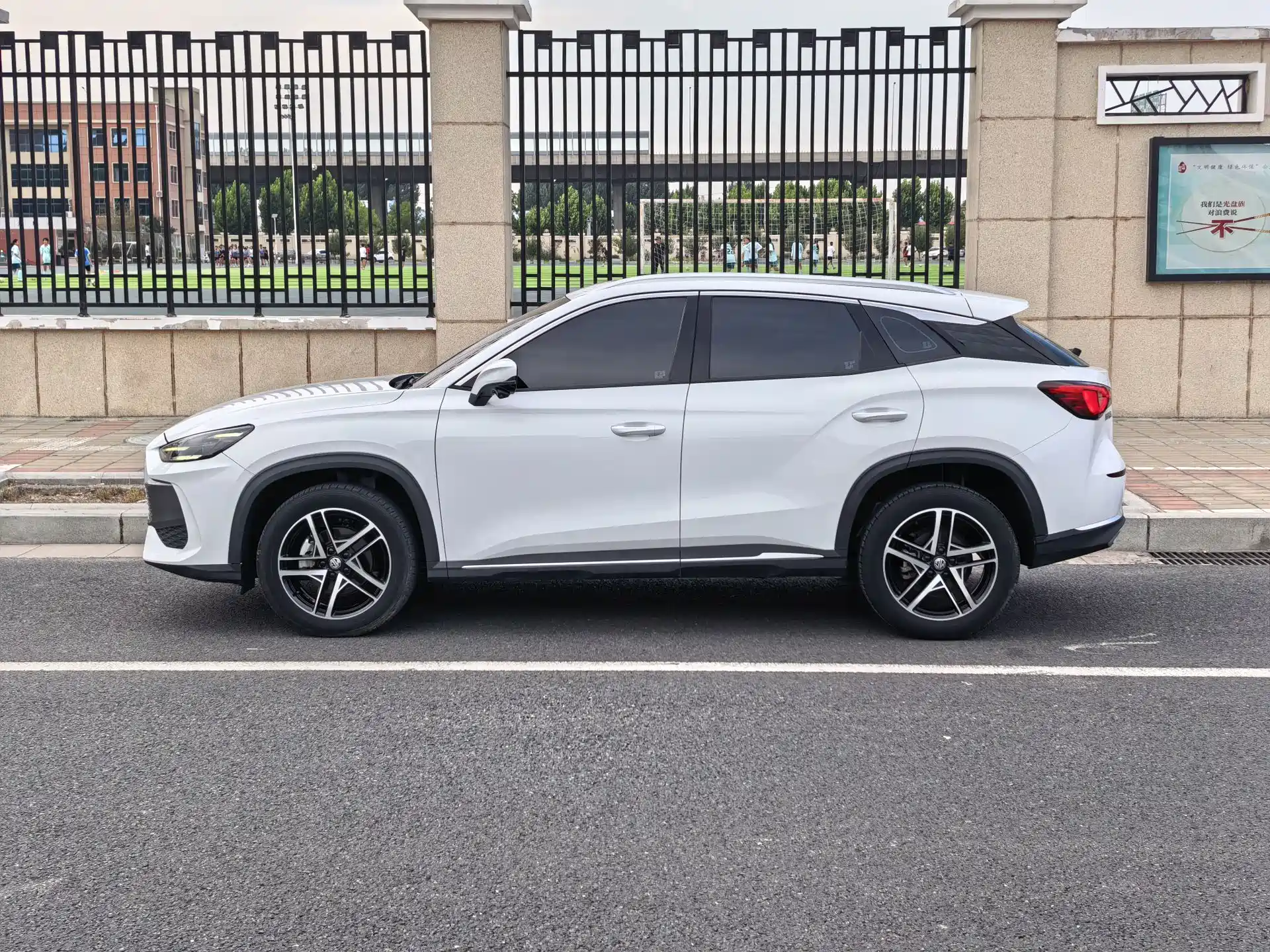 Фото 4 - MG ONE