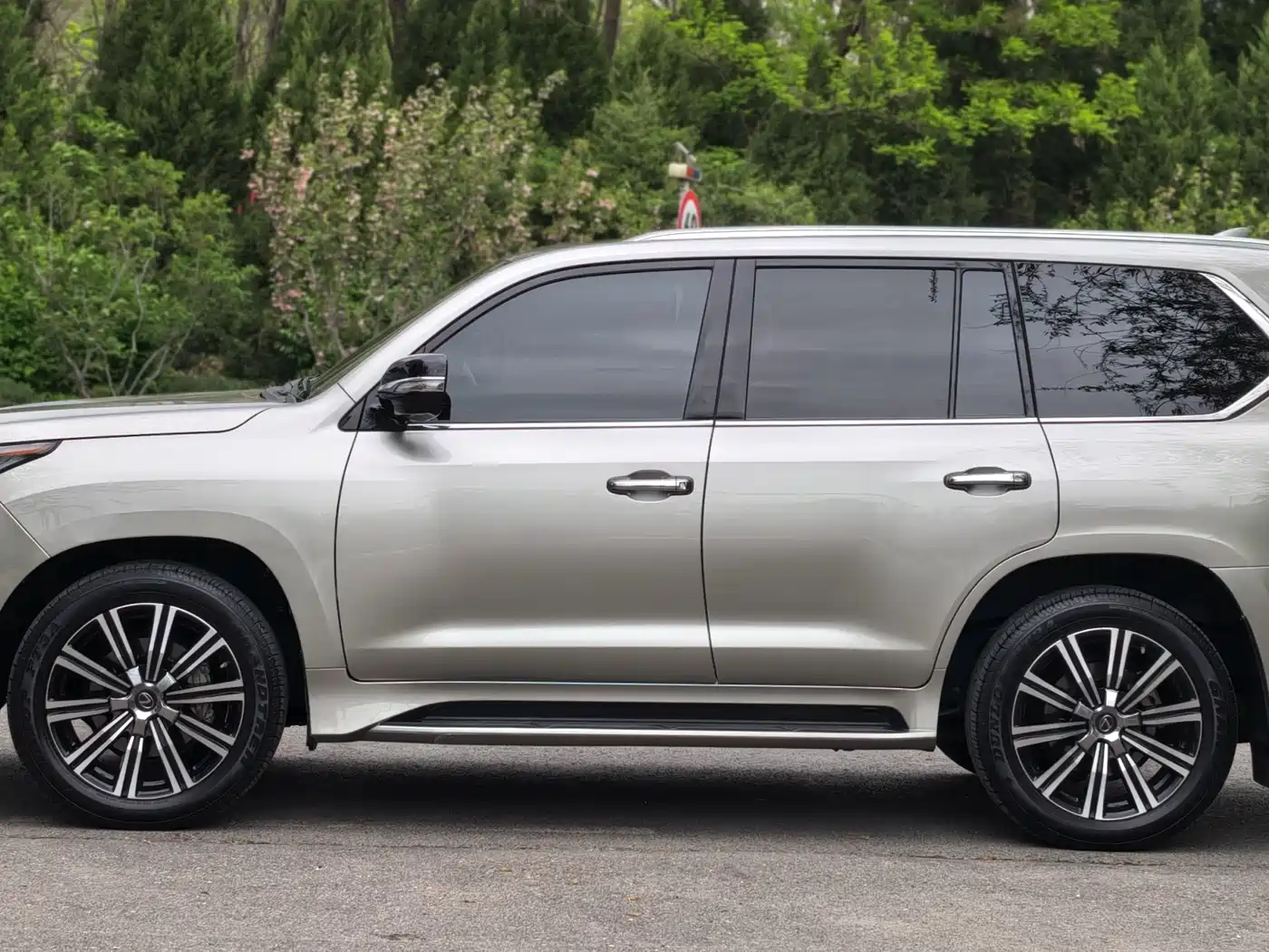 Lexus LX 2019 570 Peak Special Edition фото 3