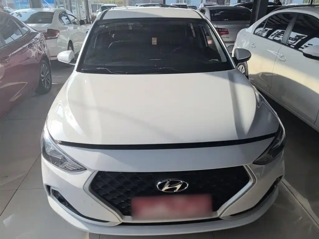 Hyundai Elantra 2018 1.6L Automatic Pleasing Edition GL China VI фото 3
