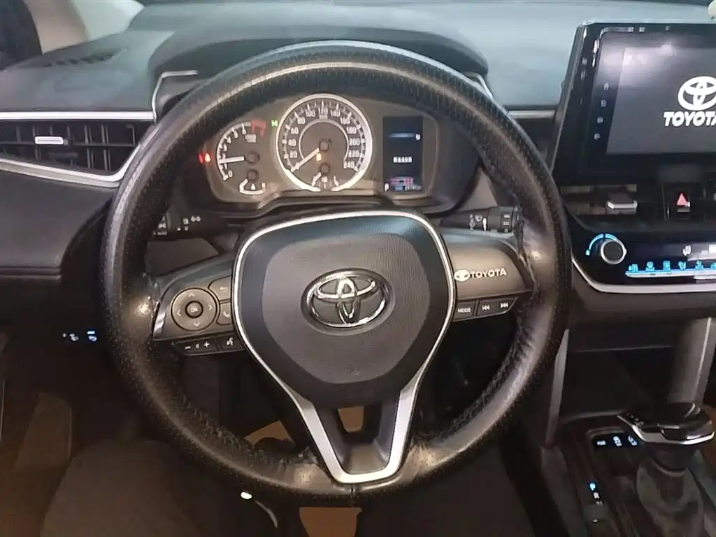 Toyota Frontlander 2022 2.0L CVT Elite фото 11