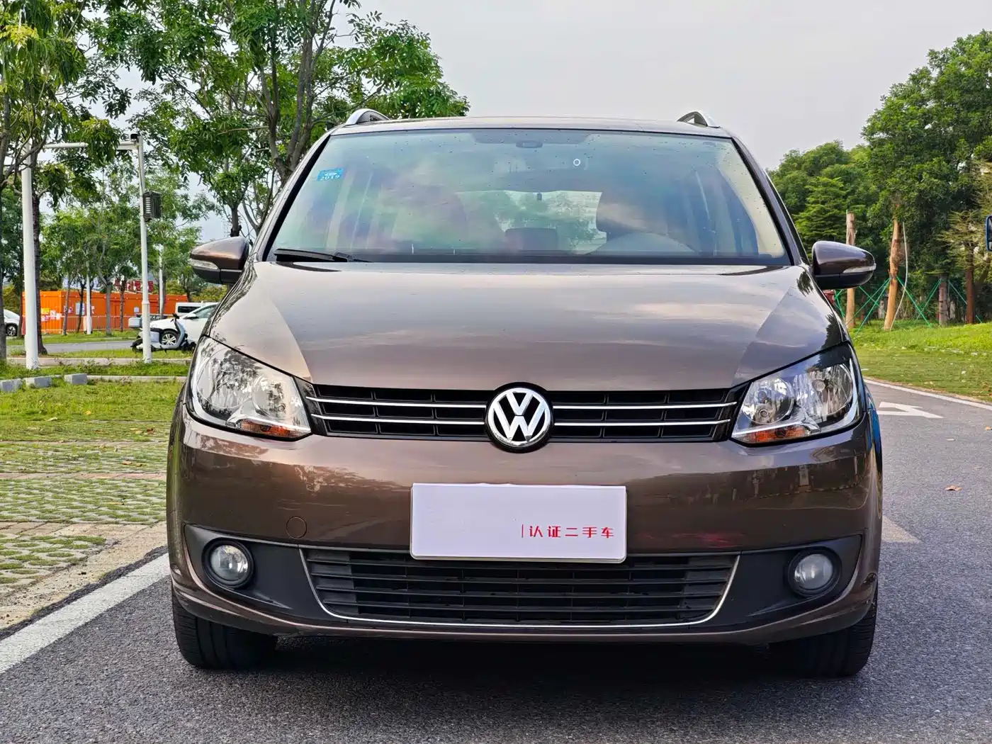 Volkswagen Touran 2013 1.4T DSG Comfort 5-seater фото 3