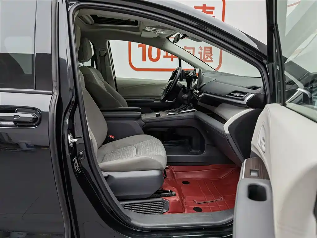 Toyota Sienna 2023 2.5L Hybrid Comfort Edition фото 23