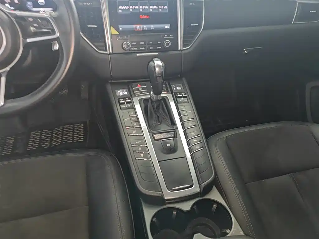 Porsche Macan 2017 Macan 2.0T фото 10