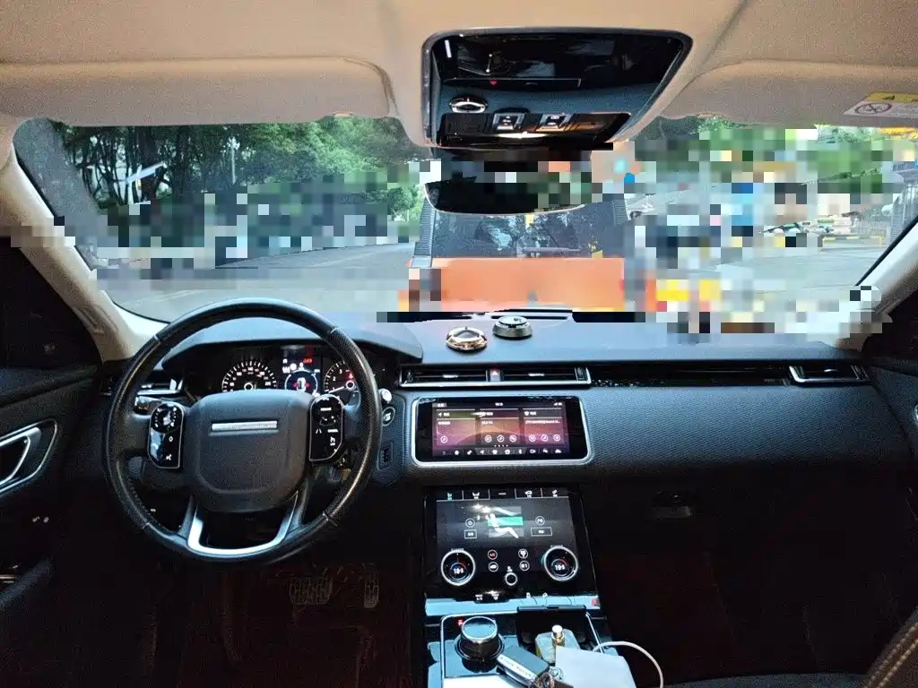 Фото 13 - Land Rover Range Rover Velar